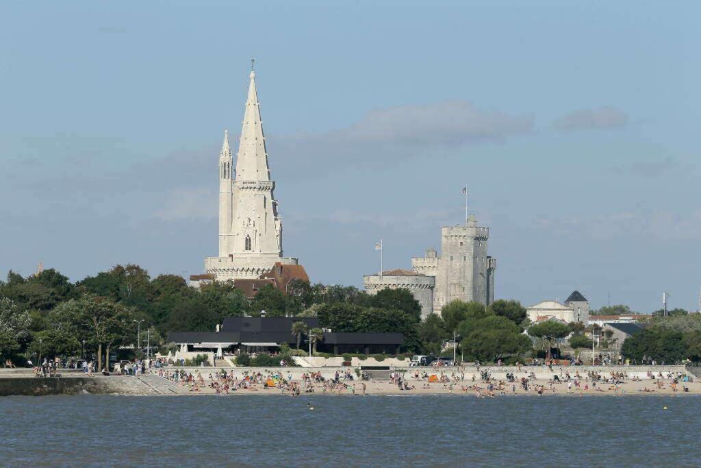 Appartement Avec Cour Privee Centre Ville Classe 4 Etoiles Remparts 1 La Rochelle  Eksteriør billede